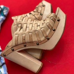 Gianni  Bini Heel Shoes